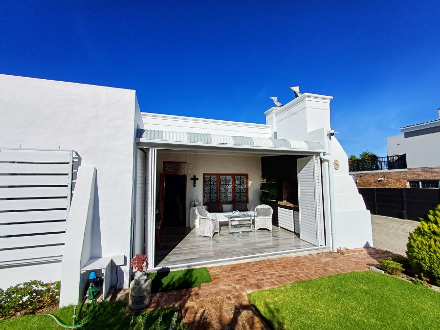 2 Bedroom Property for Sale in Palmiet Western Cape